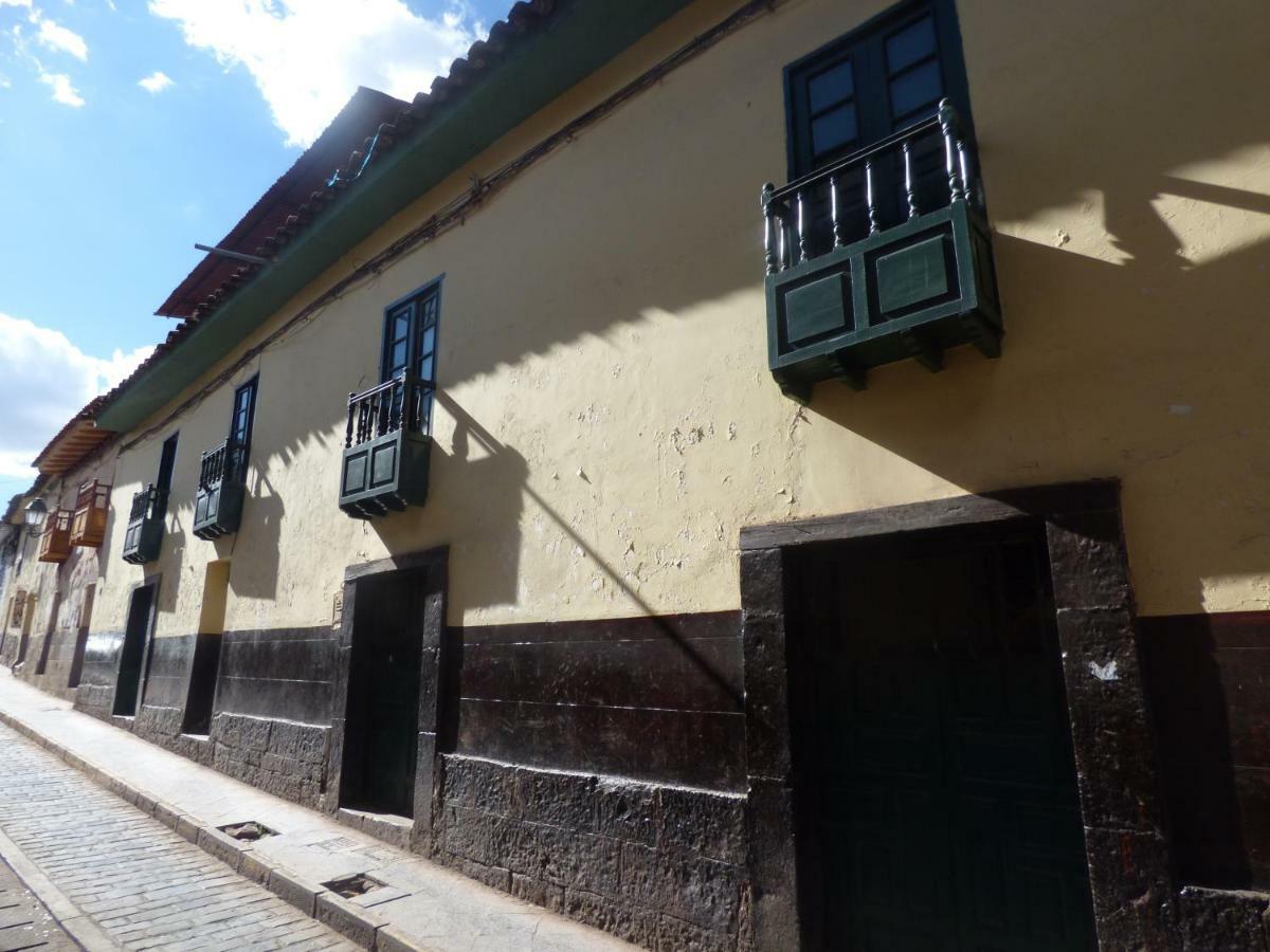 The Grasshopper Hostels Av Alta Cusco Exterior foto