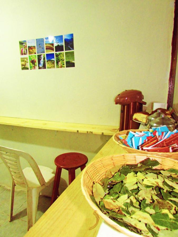 The Grasshopper Hostels Av Alta Cusco Exterior foto